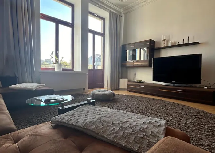 **Traumhafte City-Wohnung // 120Qm // 4-Raeume**