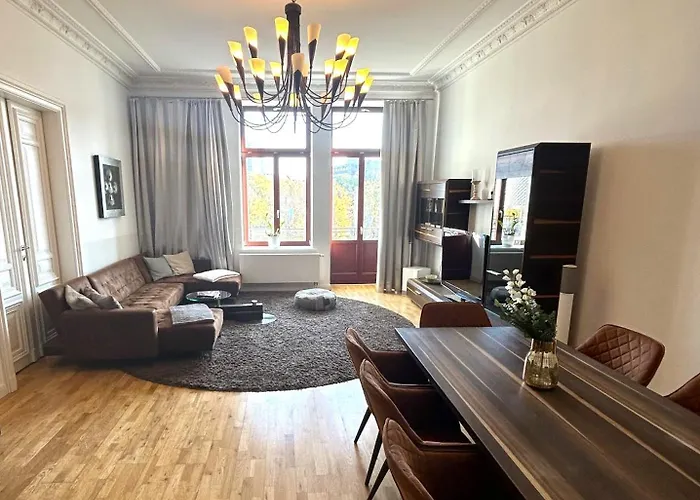 **Traumhafte City-Wohnung // 120Qm // 4-Raeume**