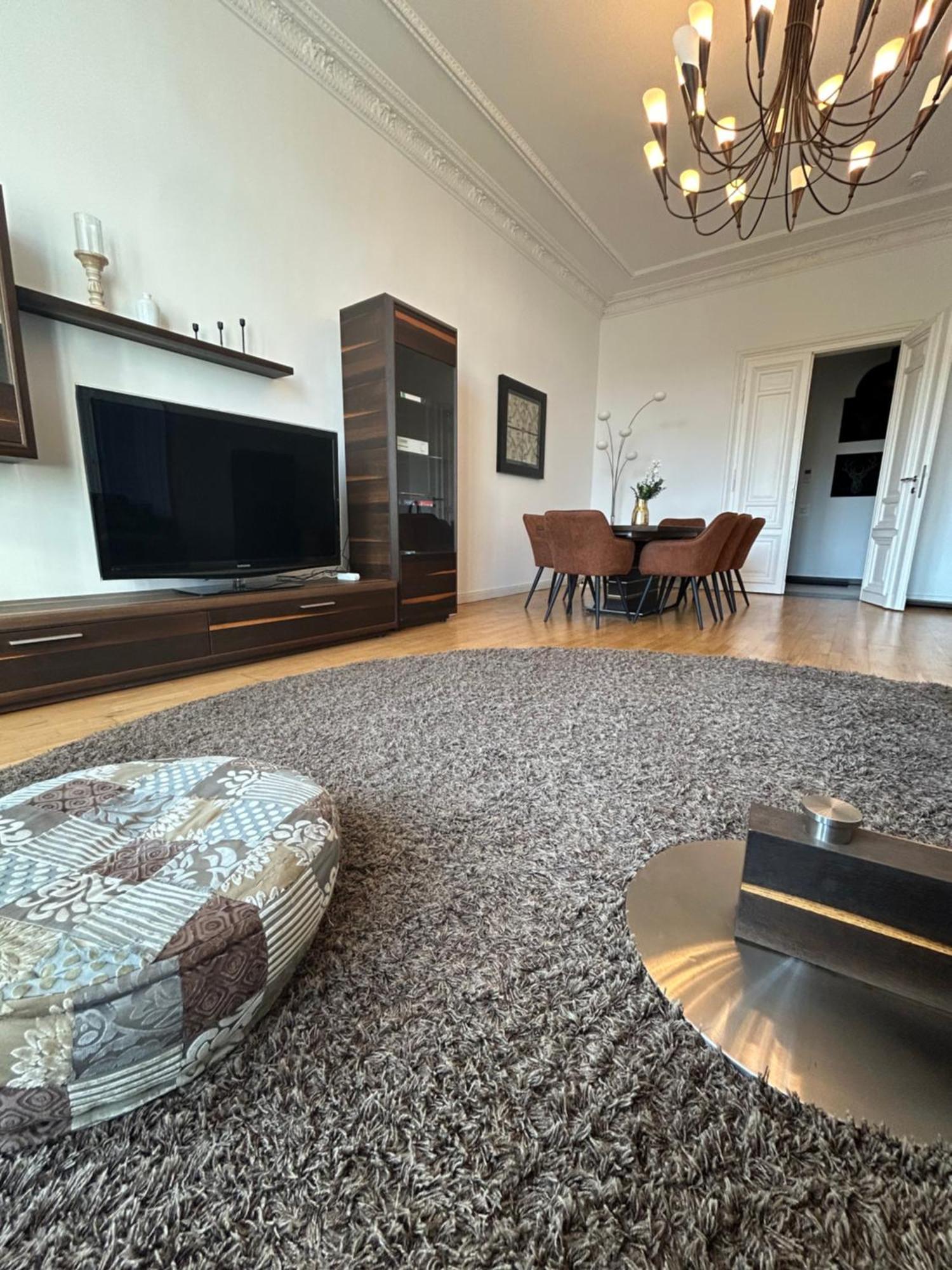 Apartment **traumhafte City-wohnung // 120qm // 4-raeume** Leipzig