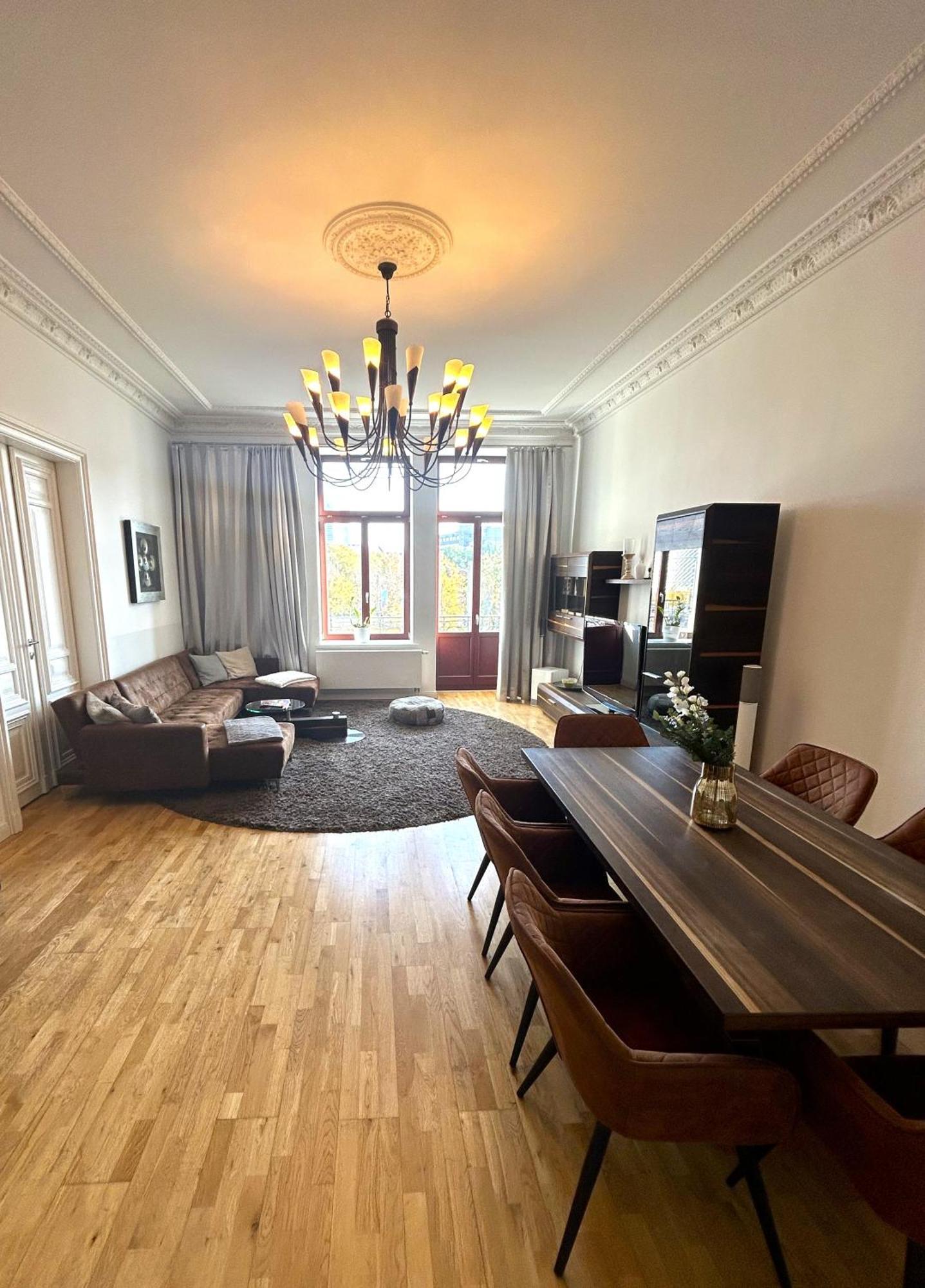 **traumhafte City-wohnung // 120qm // 4-raeume** Apartment