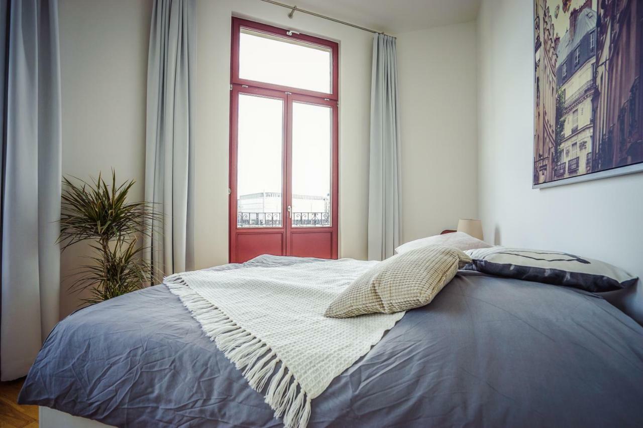 Apartment **traumhafte City-wohnung // 120qm // 4-raeume**