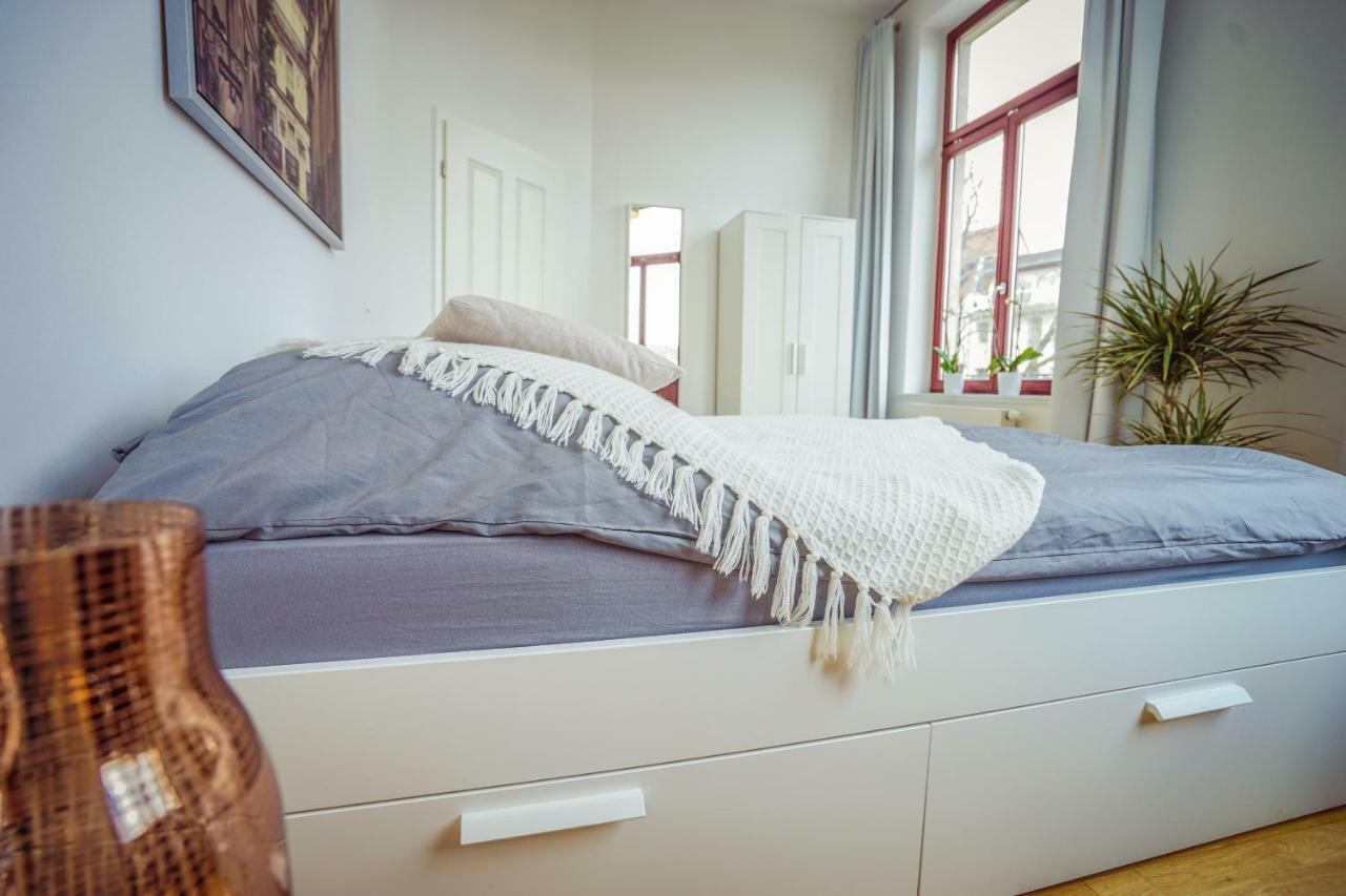Apartment **traumhafte City-wohnung // 120qm // 4-raeume**