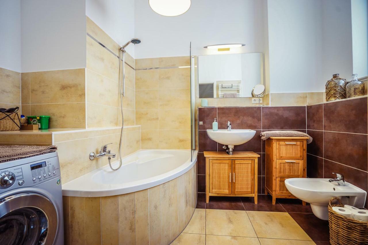 **traumhafte City-wohnung // 120qm // 4-raeume** Leipzig