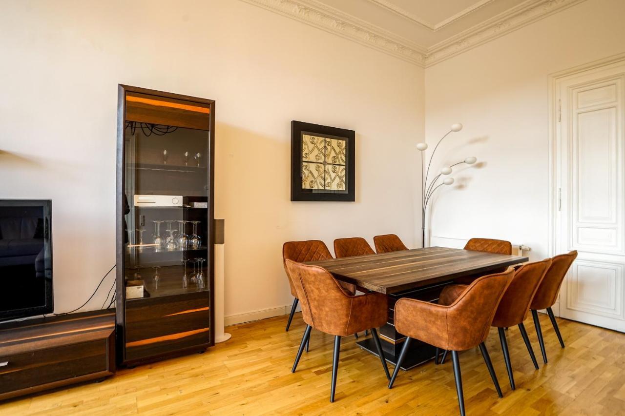 Apartment **traumhafte City-wohnung // 120qm // 4-raeume** *