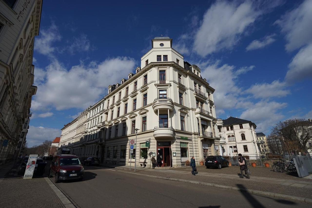 Apartment **traumhafte City-wohnung // 120qm // 4-raeume**